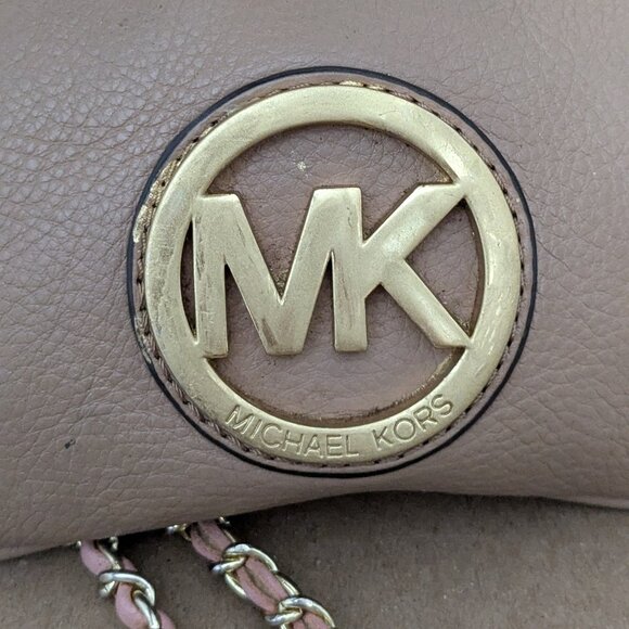 Michael Kors Fulton Leather Wristlet Mini Clutch BIG MK Shiny GOLD LOGO Brown - Picture 3 of 10